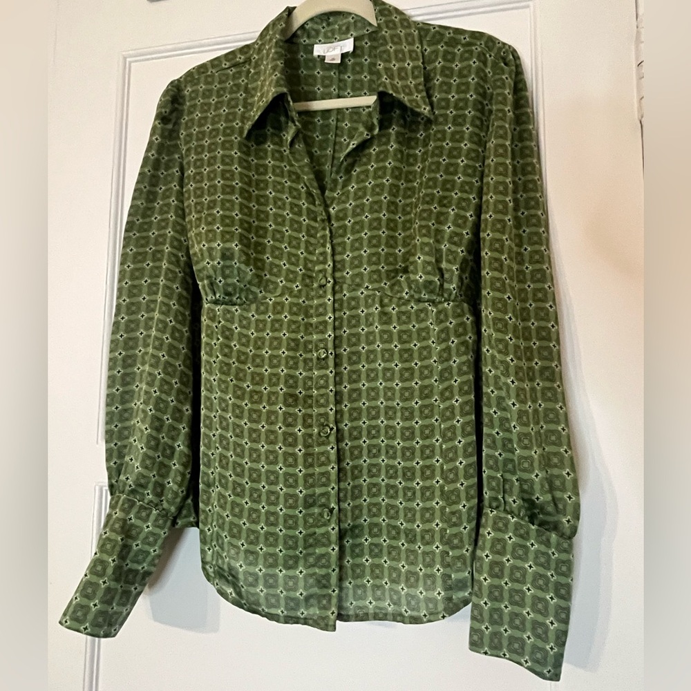 LOFT Ann Taylor Green Long Sleeve Button top